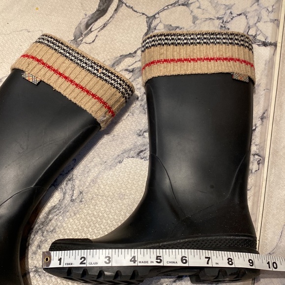 Burberry Nova Check Boots (Rain) w/ built in Boot Sock look! SHARP! Size 6 🇺🇸 - Picture 6 of 9